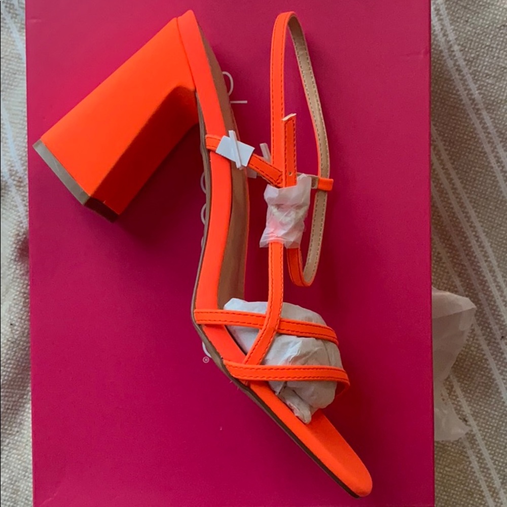 Neon strappy heel